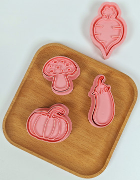 3D Plastic Cookie Cutter Set for Kitchen and Homemade Bakeware