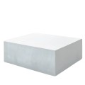 Moderner einfacher quadratischer Outdoor -Betontisch
