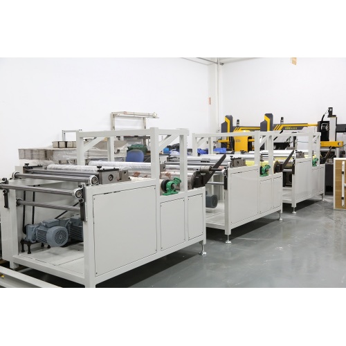 Melt blown fabric forming equipment