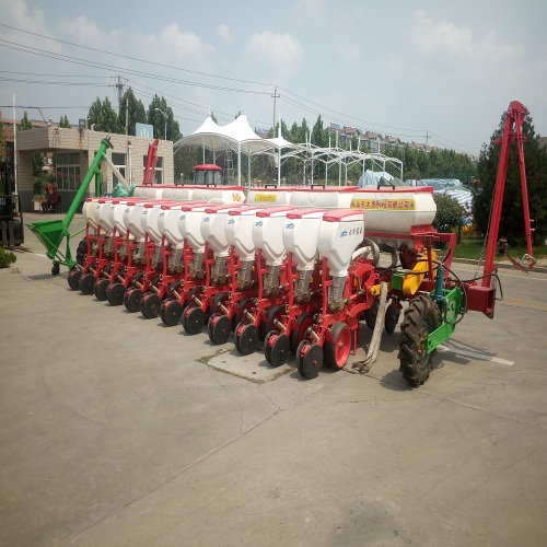 China 18 rows pneumatic precision planter Supplier