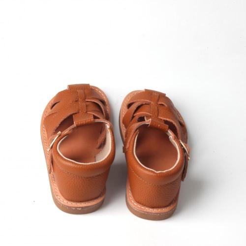 Sandálias infantis de couro trançado populares