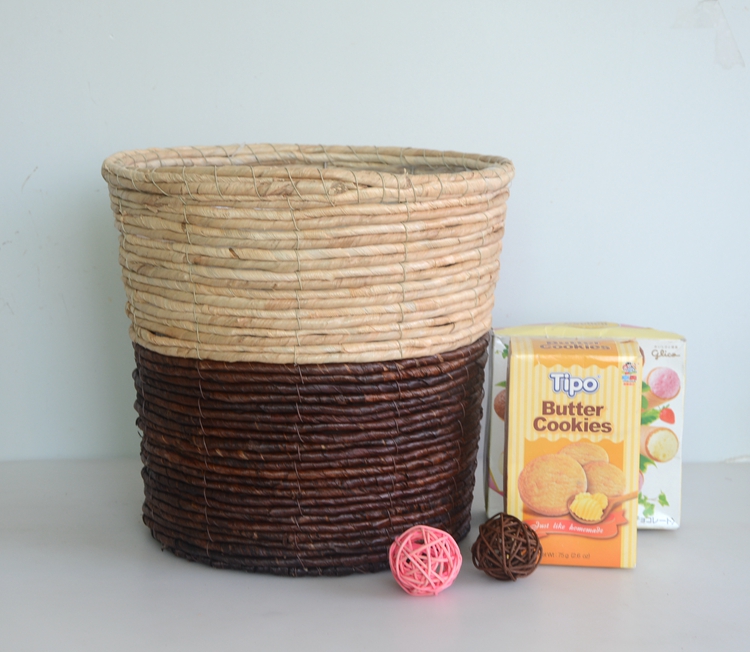 Round two-tone maize rope handicraft basket-3 Round two-tone maize rope handicraft basket-3