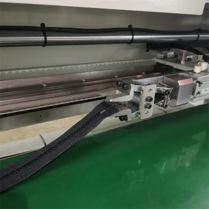 Metal Zipper Cutting machine