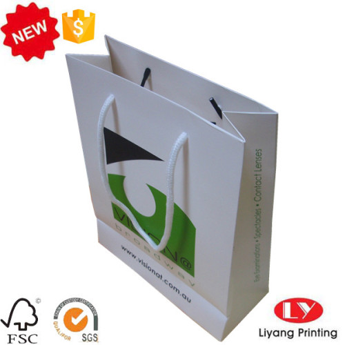 Hot Customized White Paper Packaging Bag with Handle