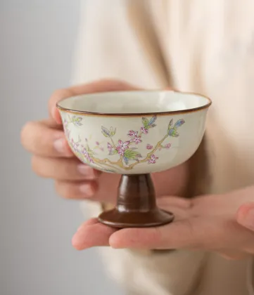 Exquisite Hand-Painted Peach Blossom Kung Fu Tea Cup