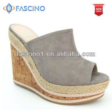 Platform sandals beige