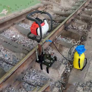 Strumenti di manutenzione ferroviaria: bulloni per dormienti in cemento, estrattori e perforazioni