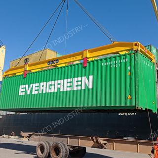 Container spreader