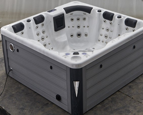 6 person hot tub