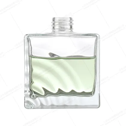 Lightweight square aromatherapy glass bottle
