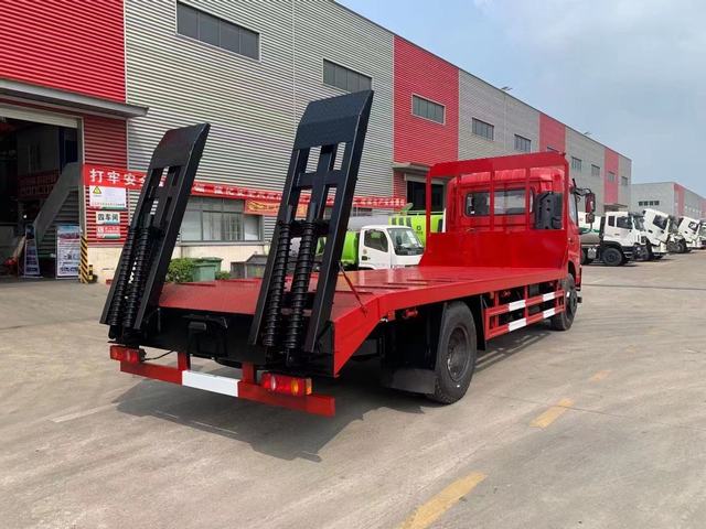 Dongfeng 4TON LOADING CATERITITION TRAIL