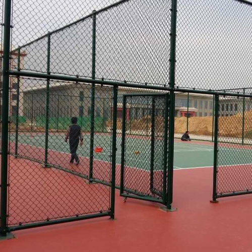 Low carbon steel chain link fence for court