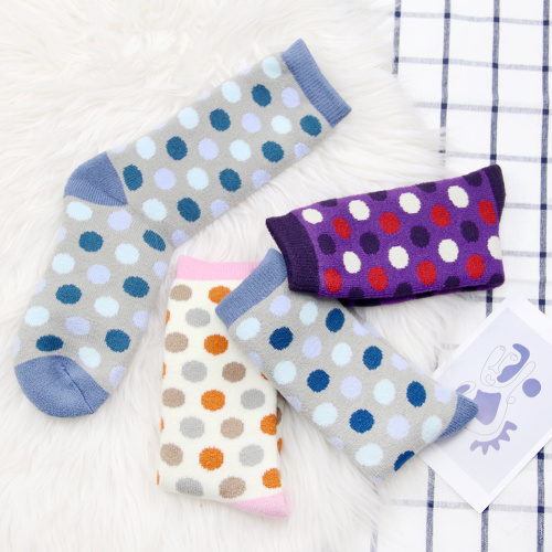 Nouvelles chaussettes à pois en coton pur