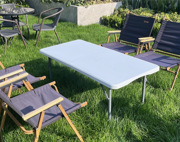 outdoor folding plastic table