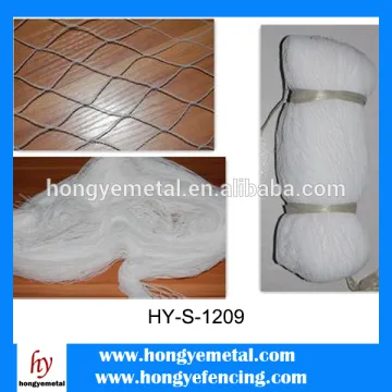 White square mesh extruded bird nets