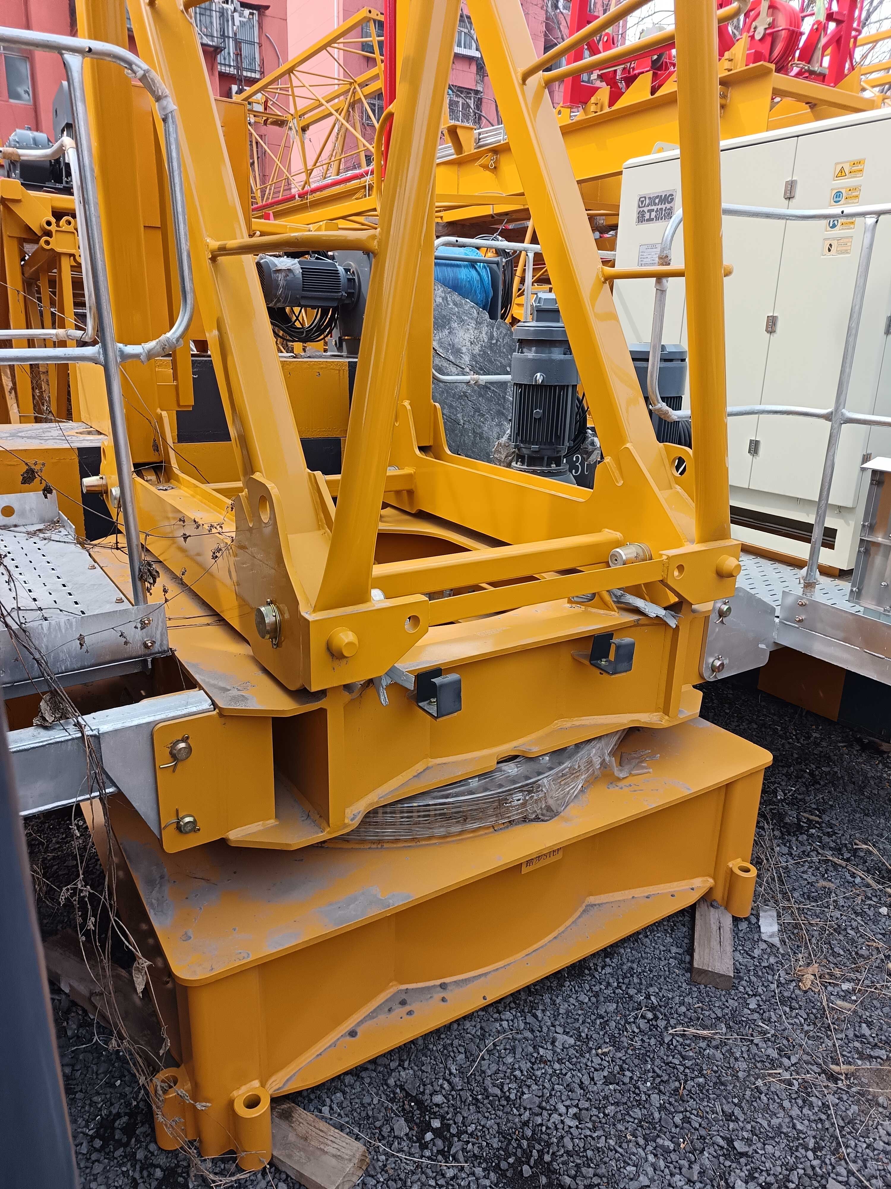 xcmg-used-tower-crane-on-construction-floor xcmg-used-tower-crane-on-construction-floor