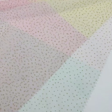Polyester-Mesh mit Farbverlaufsstreifen und goldenem Punktfoliendruck
