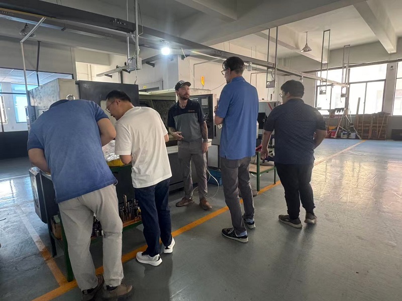 Ningbo Yijun: Brazilian Clients Cross Mountains and Seas to Officially Open a New Chapter in Large-Scale Customization Cooperation