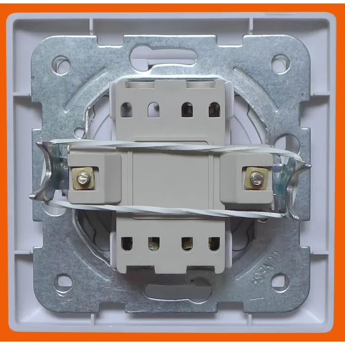 Sakelar Dinding Satu Arah Dua Gang Eropa (F6002)