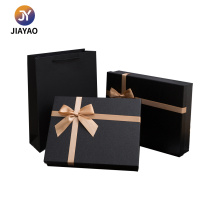 Caja de ropa duradera con tapa segura