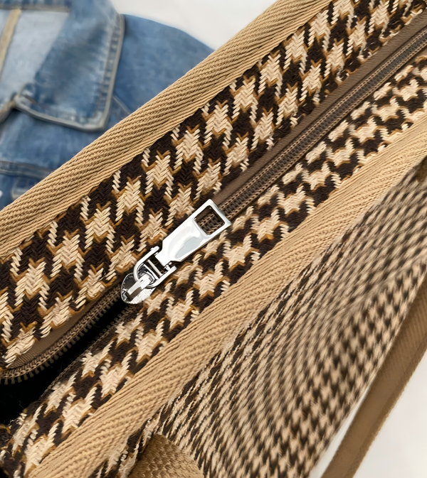 다재다능하고 간단한 여성 토트 백 Versatile and simple women's tote bag