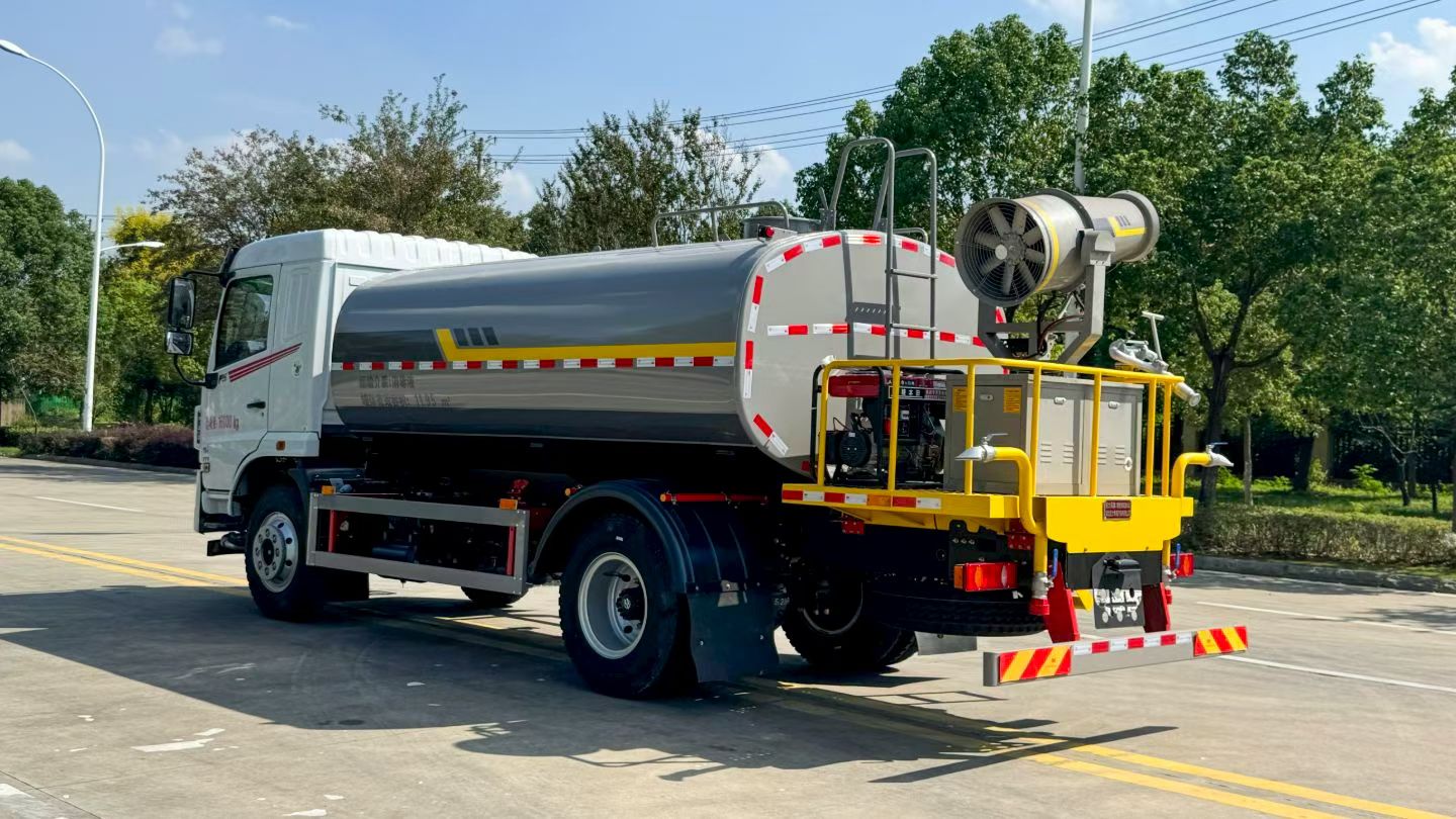 Water truck with large tank capacity