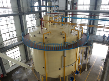 Tanque de pulverização de solvente para extrator rotativo