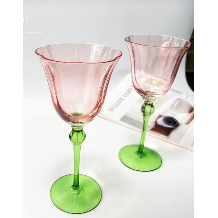 Copa de flores rosadas Copa de vino de alta calidad