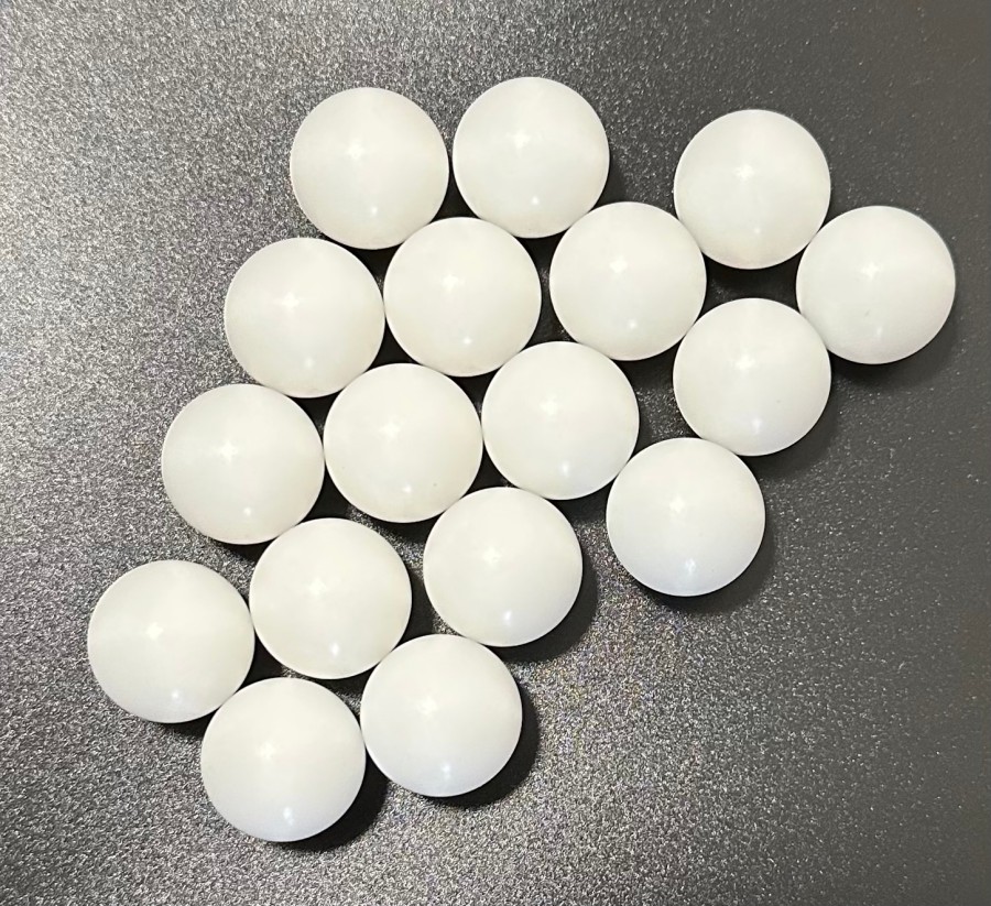  POM Solid Plastic Balls4