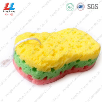 Gradient bulk sponge car cleaning