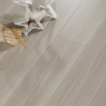 Piso laminado com moldura antiderrapante