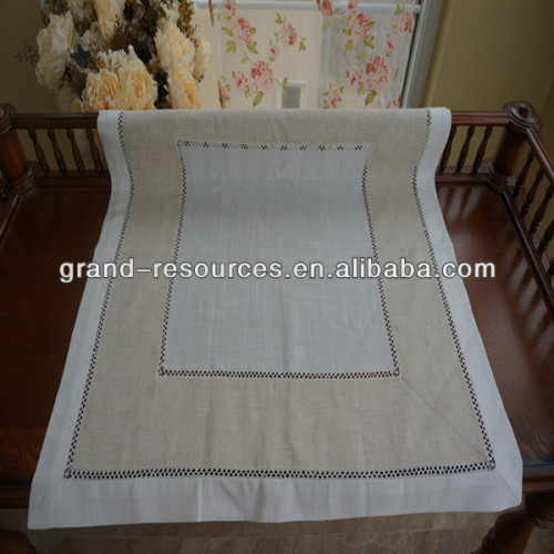 Hemstitching table cloth