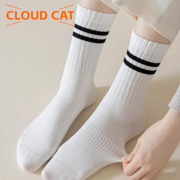 Long tube sweat-absorbing skin-friendly socks