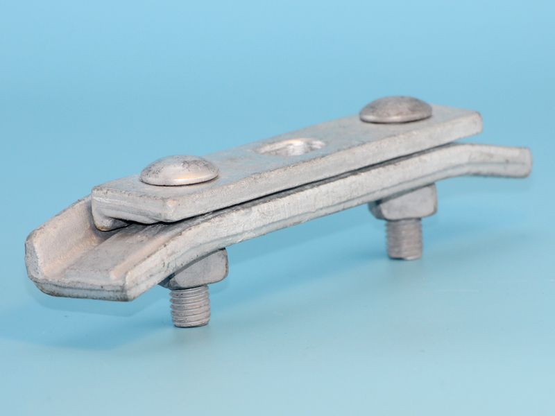 Curved 3 bolt cable suspension clamp