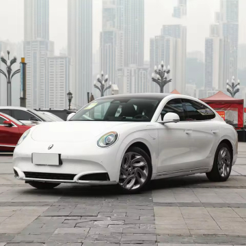 Super Streamlined Electric Sedan in New Condition with FWD and Macpherson R17 Suspension