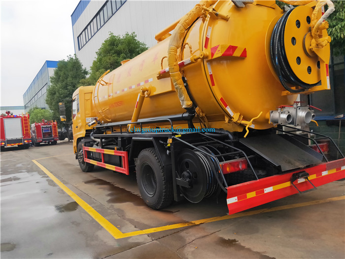 Suction Sewage Truck 3