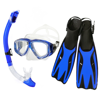 Attrezzatura da pesca e snorkeling impostata per adulti: maschera, pinne e altro ancora
