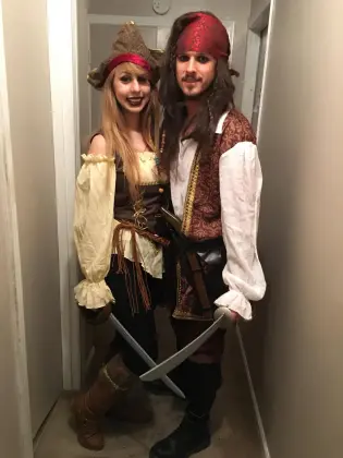 Men Halloween High Seas Pirate Costume