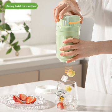 30-40oz Water Bottle Universal Summer New With Ice Tray Food Grade PP Material Free Mold Twist Ice Cube Mold to Make Ice Magic
