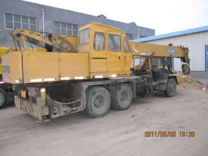 used kato 25t truck mounted crane