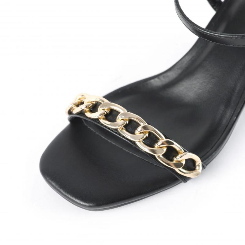 Black Low -heeled Sandal