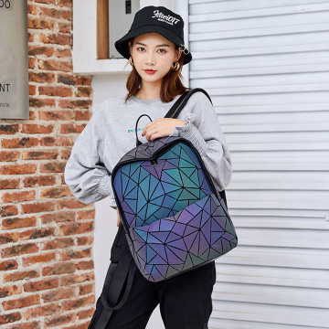 Custom Mode hochwertige PU -Leder geometrische reflektierende leuchtende Rucksäcke für Männer und Frauen tragbarer Rucksack für Kid Sch