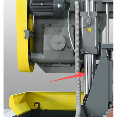 Sega a nastro a doppia colonna G15060S con doppia morsa