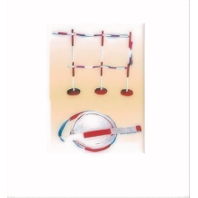 নিরাপত্তা বেড়া এবং লাল এবং সাদা টেপ