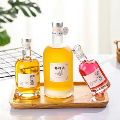 Round 750ml Glass Vodka Liquor Bottle with Cork