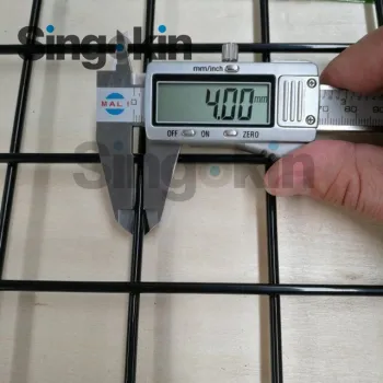 Garden Green Powder Coated Galvanized Welded Wire Mesh Fence Panel