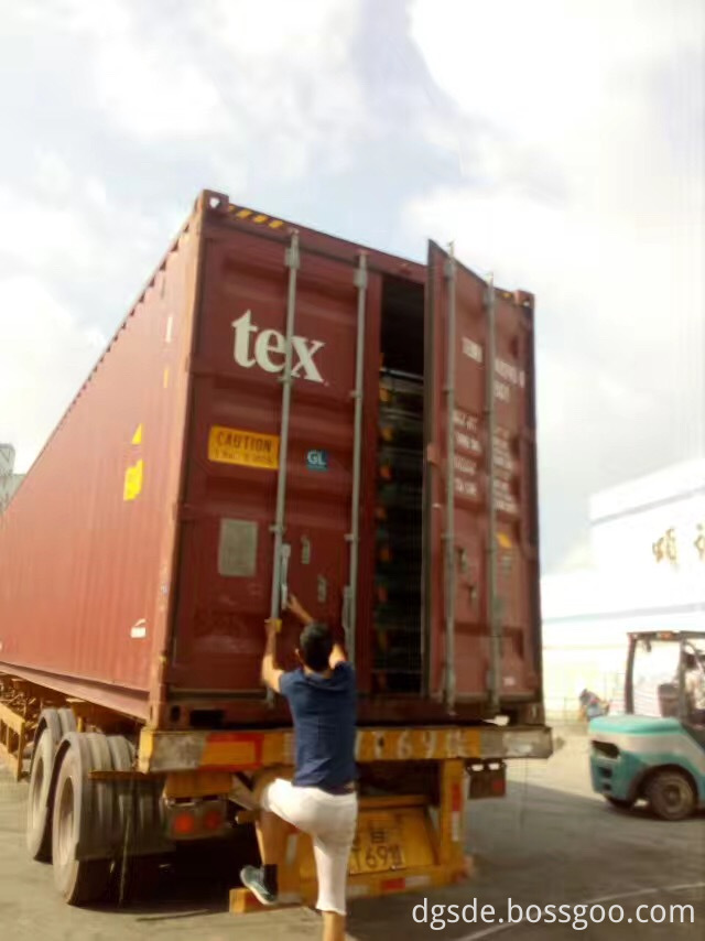 Wire Containers in Container