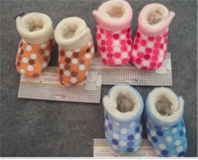 2015 soft warm baby shoes and plush boot.