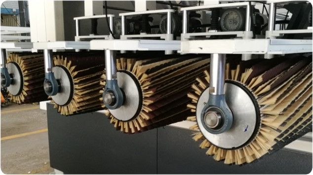 Special shape wood plates sanding machine with primer