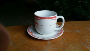 White Ceramics Mug and Plates with Custom Design for Promotions